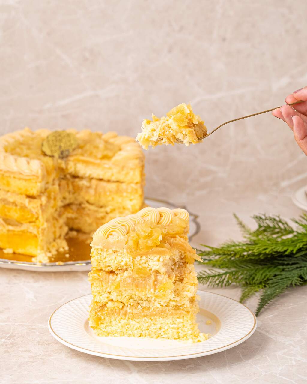Torta Naked Abacaxi com Coco - Imagem 2