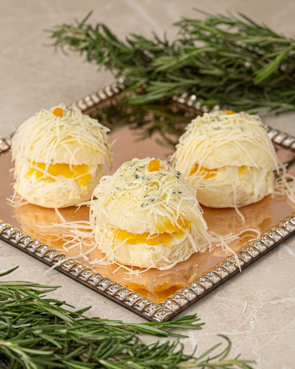 Pãozinho Gorgonzola com Damasco