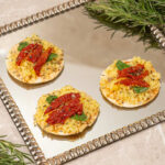 Mini Pizza Tomate Seco Manjericão