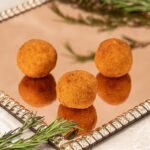 Bolinho de Camarão com Queijo