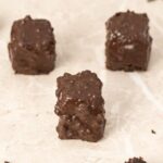 Mini Brownie Coberto Crocante ao Leite