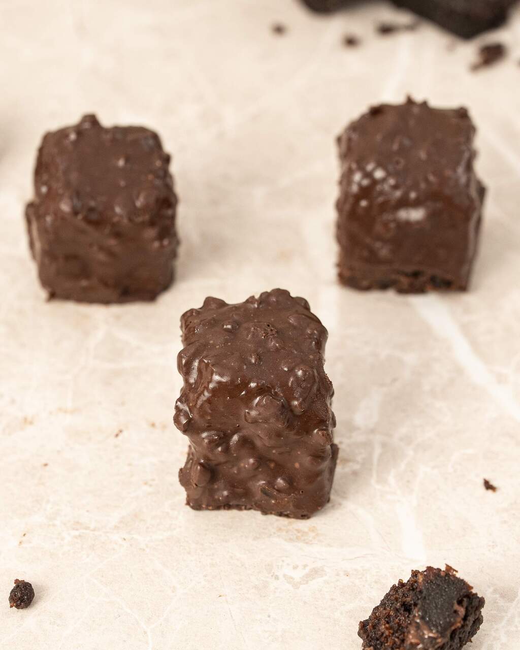 Mini Brownie Coberto Crocante ao Leite