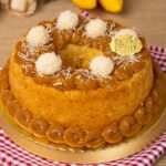 Bolo de Tapioca com Doce de Leite e Coco